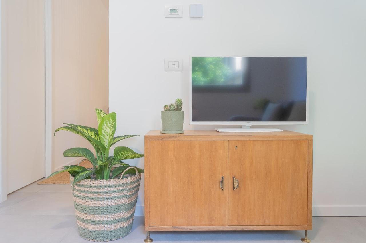 Ginepro & Salvia Apartments In Como By Rent All Como Eksteriør bilde